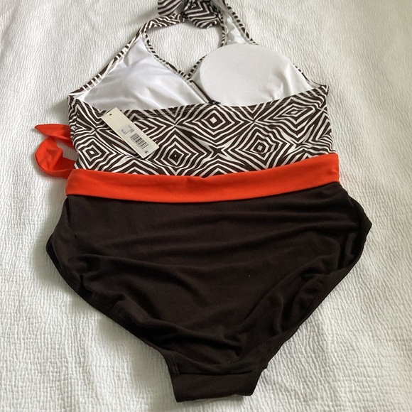 Tahari Black and White Geometric One Piece - Picture 2 of 3